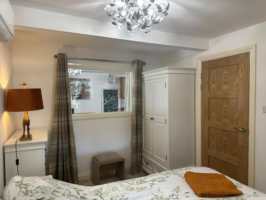 Thee Olde Cow Shed Cottingham, Central Location, 500 Meters From Cottingham Train Station, Close To Hull & Beverly, Free Parking & Wi-Fi , Entire Detached Property Exterior foto